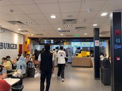 -麦当劳(上海虹桥站30B检票口楼上)