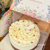 青梅➕茉莉奶油做的蛋糕🍰真是太太太好吃了