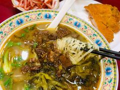 酸菜红烧牛肉面-金杨拉面王小吃面馆·牛三宝面·红烧牛肉粉