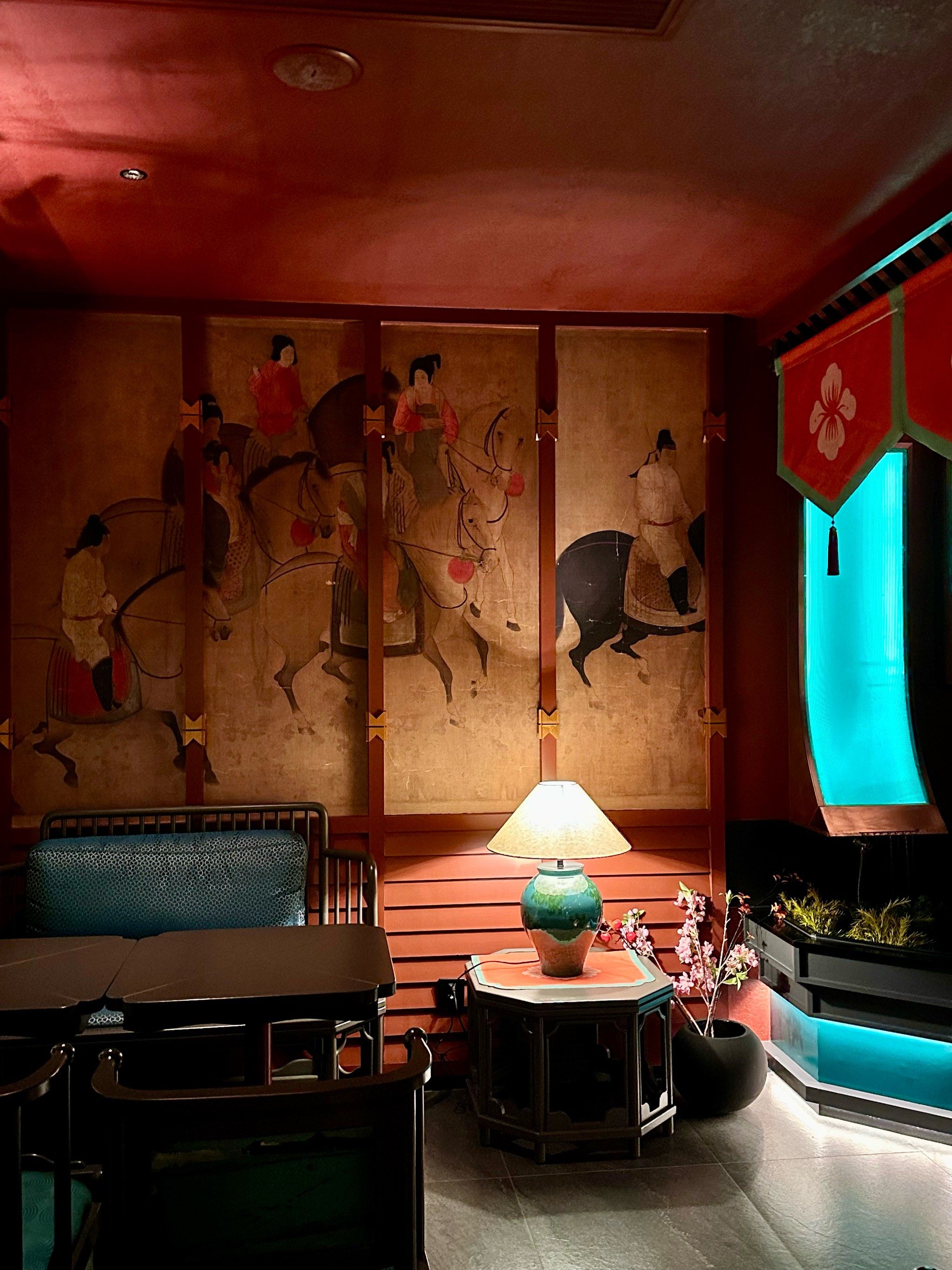 古典与现代的碰撞
让人仿佛置身于另一个时空
装修风格以唐朝经典