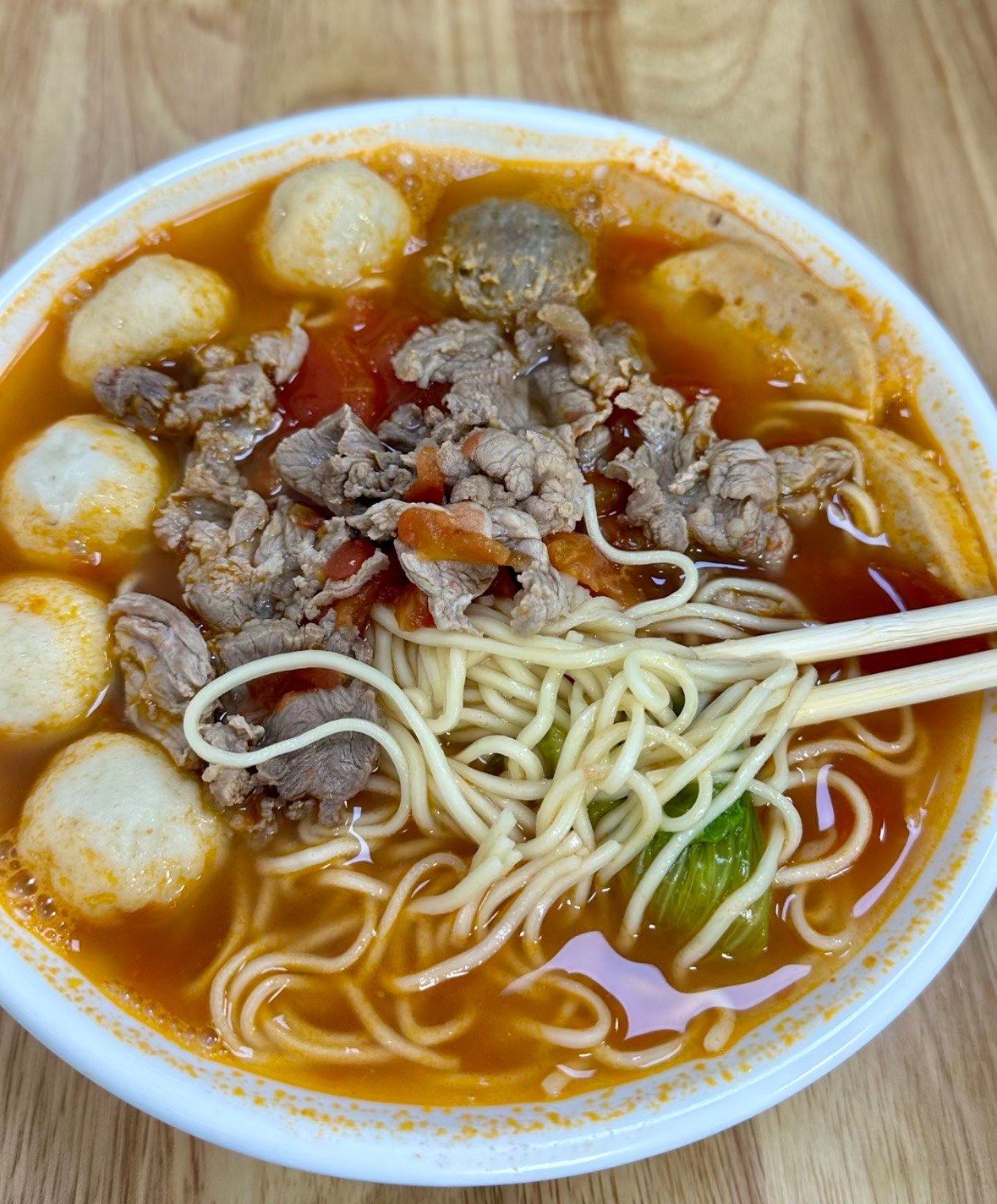 阳春沙茶牛肉面:味蕾上的热辣与温润