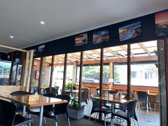 -12 Rocks Beach Bar Cafe