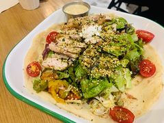 照烧鸡肉配牛油果拉法沙拉-HELLO 27 意面·沙拉·帕尼尼