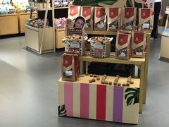 零售区-良品铺子(白云新世界店)