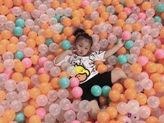 -爱蹦iBOON蹦床运动馆(江汉店)