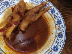 -爆炸头阿姨小四川正宗川味小吃(无任何分店)