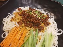 -三人行骨头王火锅(长寿店)