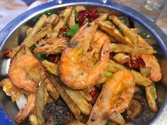 -小鱼儿海鲜港(新村十区店)