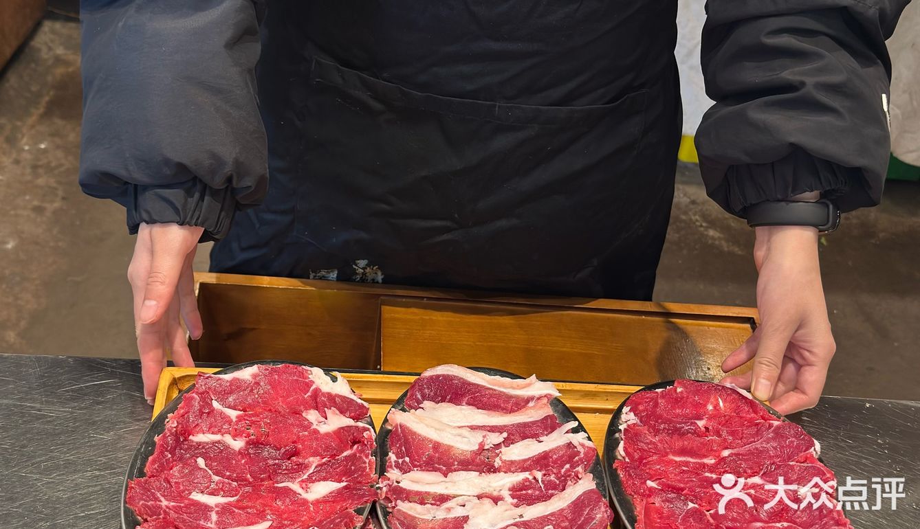 这家全球🌏有肉源的牛肉火锅的肉感确实不一样