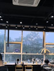 -韩国李知恩形象设计