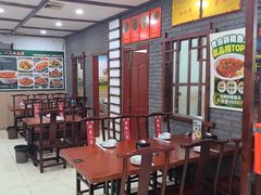 -湖南人家湘菜馆(镇江路店)