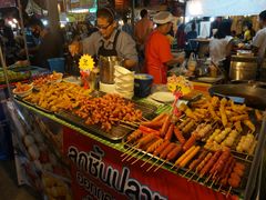 -席娜卡琳火车铁道夜市