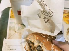 -麦当劳(湛江大厦店)