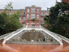 -香港大学