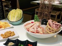 -洪氏嗨捞·猪肚鸡火锅(阳光天地店)