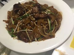 -新大咀港式茶餐厅(宝山万达店)
