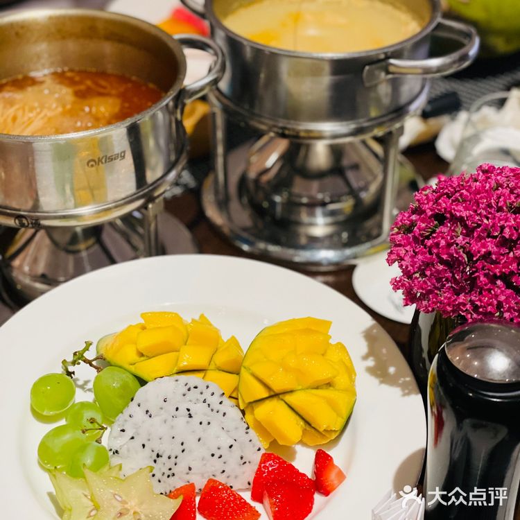 重庆解放碑69楼高空海鲜自助餐厅，美景无限、美味无穷～