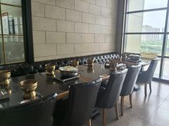 -川骄海鲜自助(王府井奥莱UP TOWN店原世界之花店)