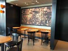 -星巴克臻选(郑州中原万达店)