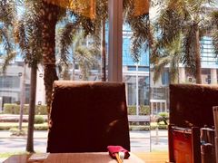 靠窗位-wann lounge 低温慢煮牛排·清吧