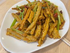 干煸藕丝-郑记•不夜城烧烤•龙虾•虾蟹(黄鹤楼店)