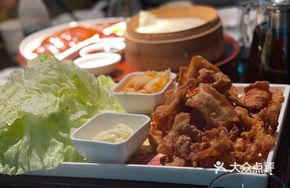 Crispy Pork Lettuce Wraps