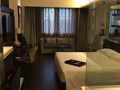 -桔子酒店(上海西藏北路地铁站店)