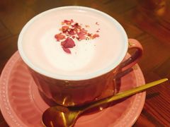 红丝绒拿铁-MEET COFFEE婉约咖啡(宝善公寓店)