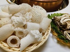 -菌海森林·非遗野生菌火锅(西山区滇池路摩根道店)