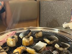 -围炉肉舍•炭烤活鳗•丹东海鲜烤肉(步行街店)