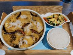 麻辣酸菜鲈鱼-鱼库·不仅是一家烤鱼店(车公庙店)