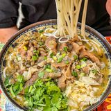 光谷算很久的粉店了