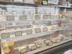 -云朵上的鱼(莘庄店)
