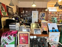 -麦田书店(国防路店)