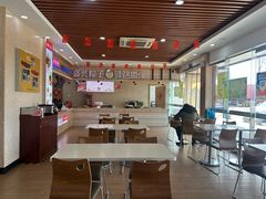 -小昆山服务区-停车场