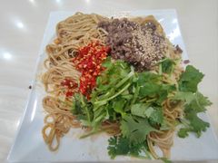 生椒牛肉面-邓老汉燃面村(水井街店)