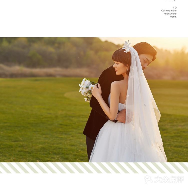 没有人能拒绝大场面草坪婚纱照的诱惑
