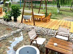 -雪山彩虹谷景区