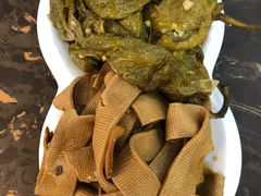 油焖尖椒拼干豆腐-张包铺(道外店)