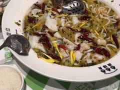 -渔语鱼酸菜鱼新川菜(来福士店)