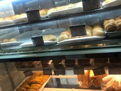 面包甜点陈列柜-白玉兰食品(甜云店)