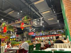 大堂-钢管厂五区小郡肝串串香(蜀都万达店)