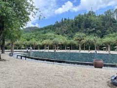 -腾冲洞山温泉村