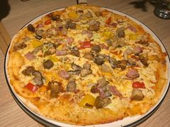 幸会饭堂荤香薄底披萨-幸薈飯堂
