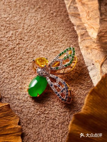 春日诗歌，这只小蜜蜂正悄悄飞向你