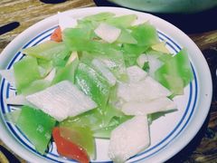 -云海肴·汽锅鸡·云南菜(天山百盛优客店)