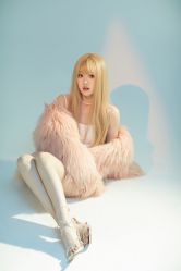 -喜爱高定婚纱摄影