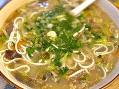 酸菜羊杂-民族手抓羊肉馆·滩羊手抓·烤全羊