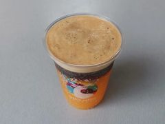 闪光橙橙冰萃咖啡-瑞幸咖啡(深圳宝安机场国内到达厅店)