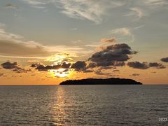 -Sunset Bar(丹绒亚路香格里拉店)